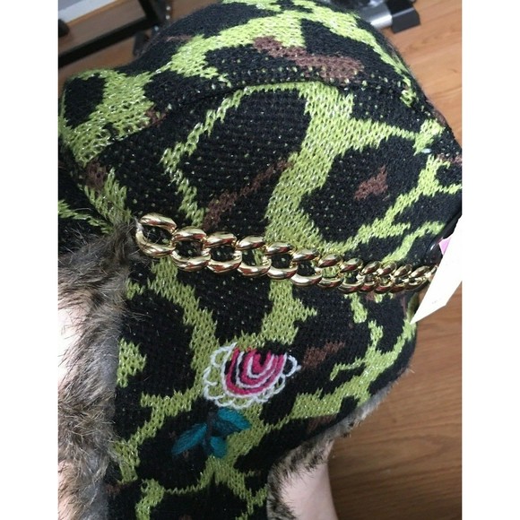 Vintage BETSEY JOHNSON WINTER HAT - Picture 9 of 9